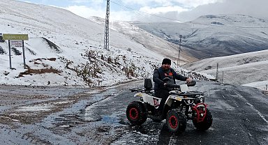 Gümüşhane'de hava soğudu, yüksekler kara teslim oldu