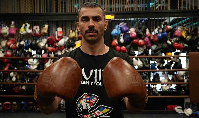 Gündüz polislik akşam boksörlük yapıyor