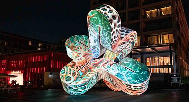 Güvenç Özel'in 'Neuroflux'ı Contemporary Istanbul'da sergileniyor