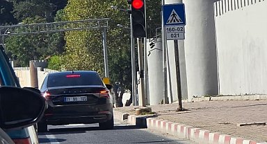 Güvenlik şeridini kullanan araçlar tepkilere neden oluyor