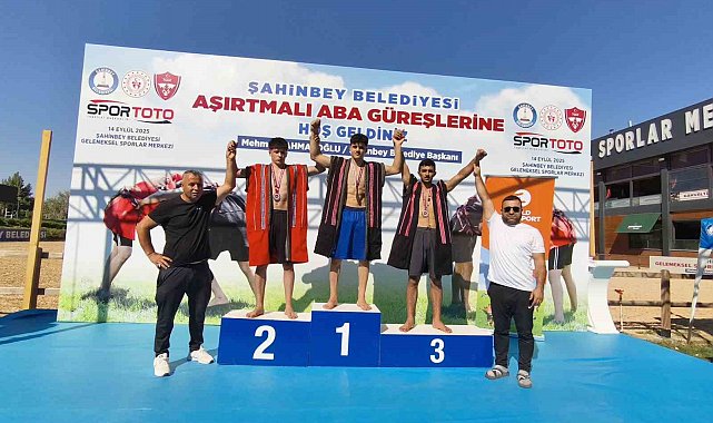 Hakkarili sporcular 5 madalyayla kente döndü