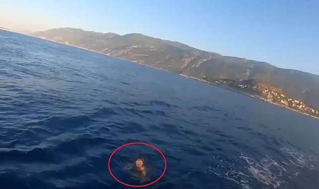 Hapis cezası ile aranıyordu, Yunan adasına yüzerek kaçmaya çalışırken yakalandı