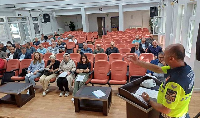 Havza'da okul servis sürücülerine ve rehber personele trafik eğitimi