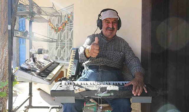 Hayatını adadığı orglarıyla her gün tek kişilik konser veriyor