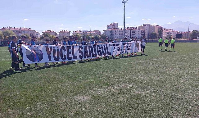 Hayatını kaybeden antrenör Sarıgül sezonun ilk maçında unutulmadı