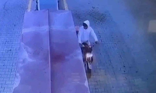 İki ilde motosiklet çalan şüpheliler 52 saatlik güvenlik kamerası görüntüsü izlenerek yakalandı