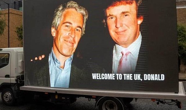 İngiltere'de Trump ve Epstein'ın fotoğrafını yayınlayan reklam aracına polis el koydu