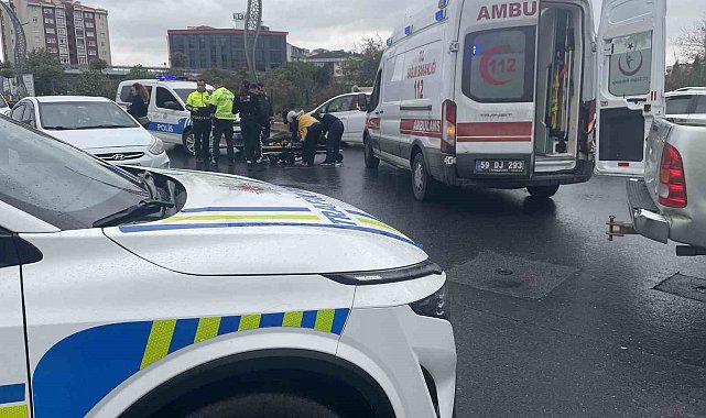 Islak zeminde kayan motosikletten düşen sürücü yaralandı