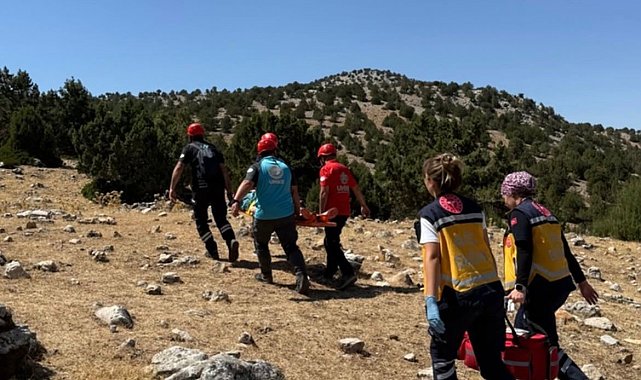 Isparta'da kayalıklardan düşen kadın operasyonla kurtarıldı