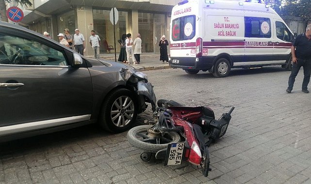 Isparta'da otomobil ile motosiklet çarpıştı: 1 yaralı