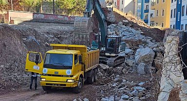 İspir'de heyelan krizi