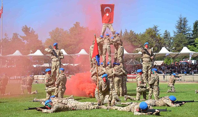 Jandarma Genel Komutanlığı Merasim Bölüğü gösterisi nefes kesti