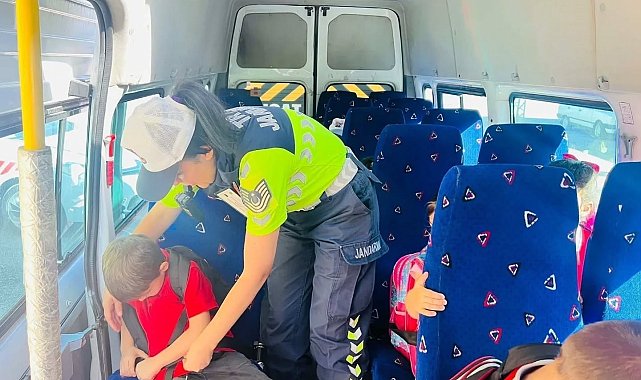 Jandarma okul servis araçlarını denetledi