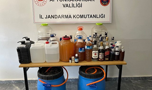 Jandarma sahte alkol yapımında kullanılan malzemeler ele geçirdi