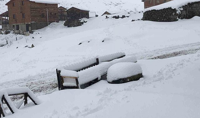 Kaçkar Dağları'nda kar kalınlığı yarım metreye ulaştı