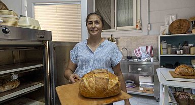 Kadın girişimci, mutfağında başladığı ekşi maya ekmek yolculuğunu atölyeye taşıdı