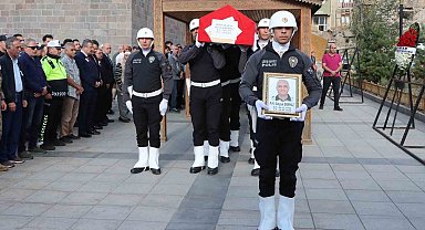 Kalp krizi geçiren polis memuru hayatını kaybetti