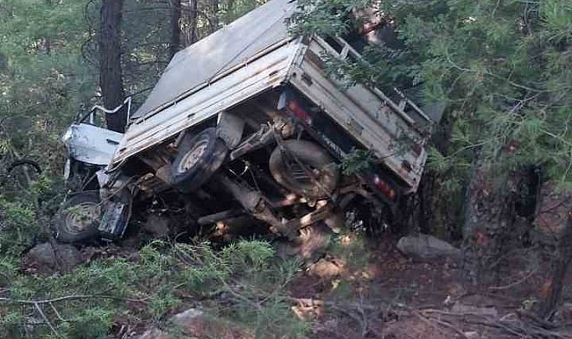 Kamyonet uçuruma yuvarlandı: 1 ölü