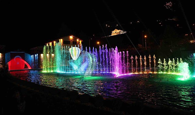 Kapadokya su ve ışık sahnesi Nevşehirlilerin gözdesi oldu