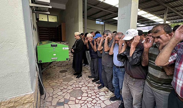 Karabük'te bıçaklı kavgada ölen genç son yolculuğuna uğurlandı