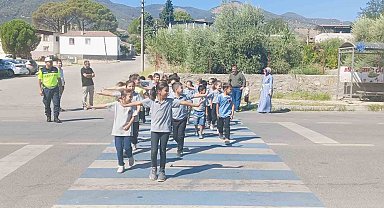 Karacasu'da öğrencilere trafik bilinci eğitimi