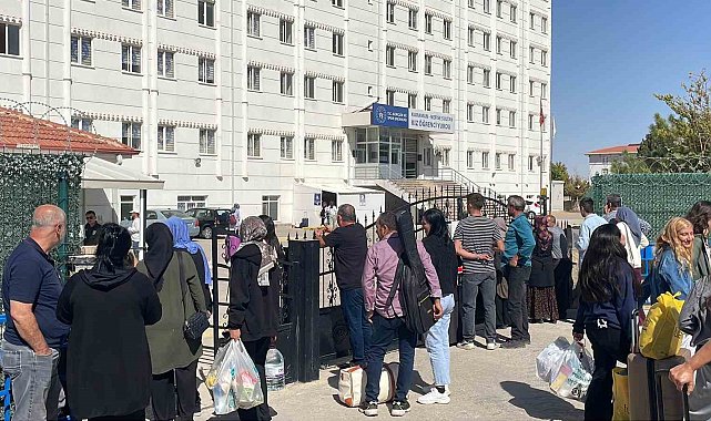 Karaman'da üniversiteli öğrencilerin yurtlara yerleşmeleri devam ediyor