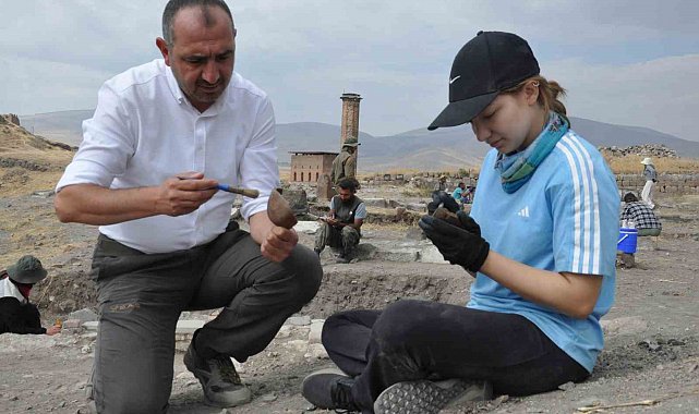 Kars Ani Ören Yeri'nde 7 bölgede kazı çalışması yapılıyor