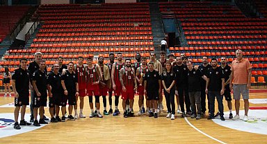 Karşıyaka Basketbol, Makedonya'da kupa kazandı
