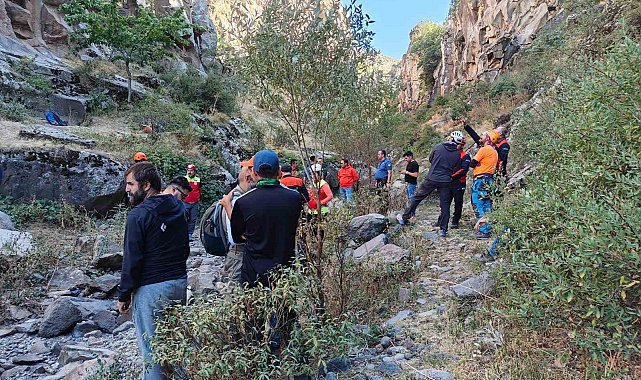 Kayalıklardan düşen dağcı hayatını kaybetti