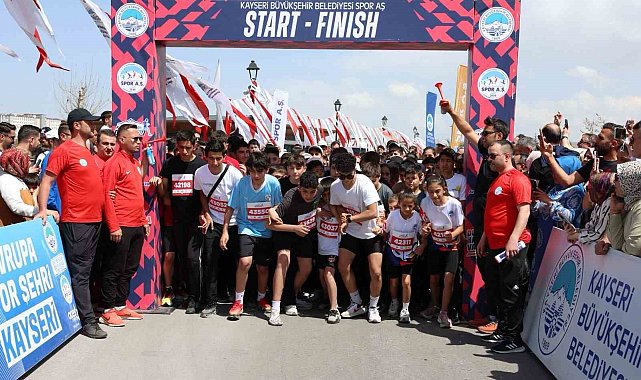 Kayseri Büyükşehir'in madalya avcısı sporcularından 8 ayda 393 madalya