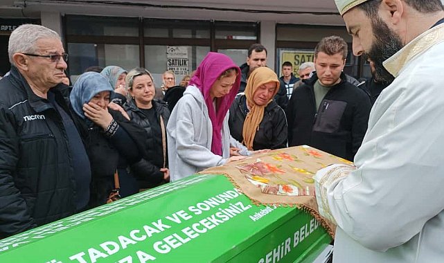 Kazada ölen 13 yaşındaki iki kız çocuğu için gözyaşları sel oldu