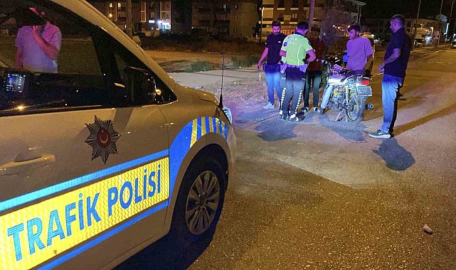 Kazaya karışan plakasız motosiklet trafikten men edildi
