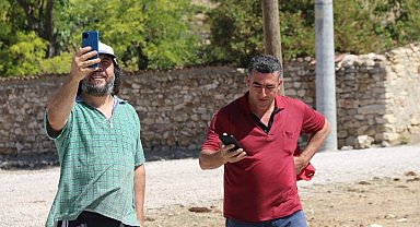 Kent merkezinin yakınındaki kırsal mahallede telefon ve internet çekmiyor