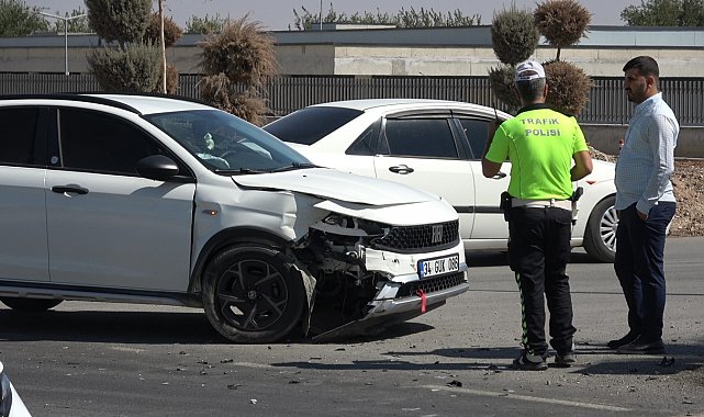 Kilis'te iki otomobil çarpıştı: 1 yaralı