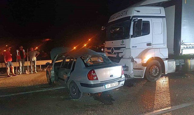 Kırıkkale'de tır ile otomobil çarpıştı: 6 yaralı