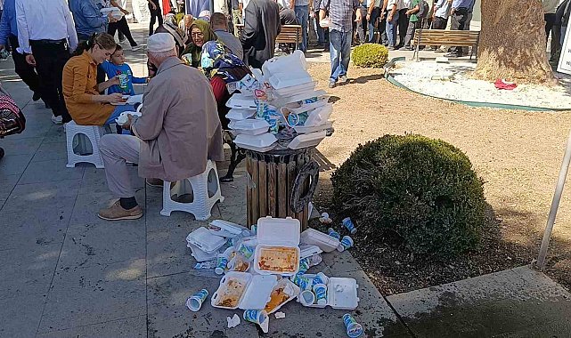 Kırşehir'de Ahi pilavı dağıtımında izdiham