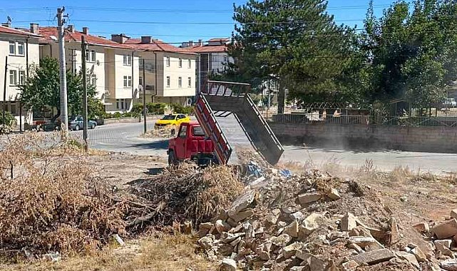 Kırşehir'de kaçak moloz döken sürücü suçüstü yakalandı