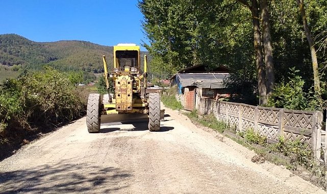 Kış öncesi köy yollarında yoğun çalışma