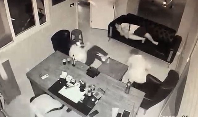 Kıskançlık yüzünden tetikçi tutmuş: Kurşunlar havada gezdi, içerde olanlar panik yaşadı