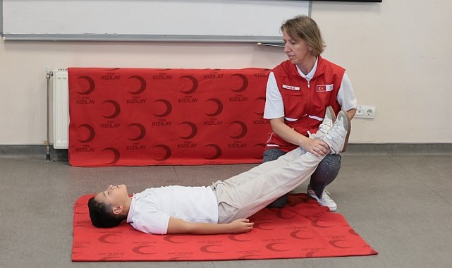 Kızılay'dan okullarda ilk yardım rehberi: "Öğrenciler için güvenli davranış, öğretmenler için doğru müdahale"