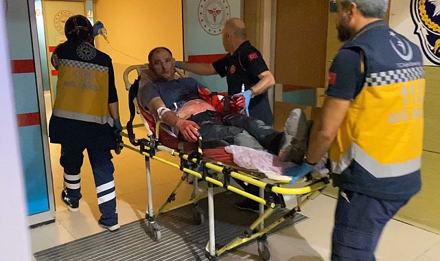 Kızlara rahatsızlık verdiği öne sürülen alkollü şahıs 3 kişi tarafından bıçaklandı