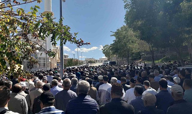 KKTC'de balkondan düşen Konyalı hemşirelik öğrencisi son yolculuğuna uğurlandı