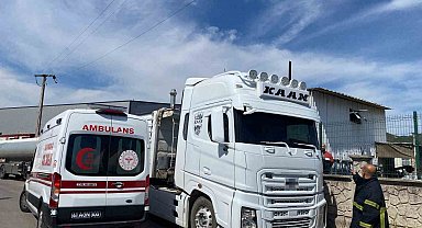 Kocaeli'de kamyonun damperi elektrik tellerine çarptı: Sürücü ağır yaralandı