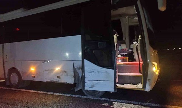 Konya'da midibüs ile otomobil çarpıştı: 1 yaralı