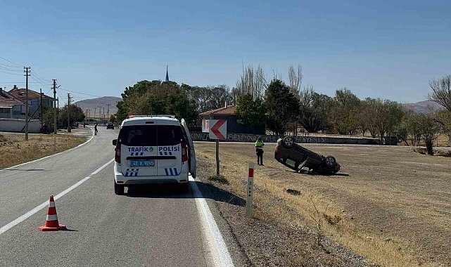 Konya'da otomobil şarampole devrildi: 4 yaralı