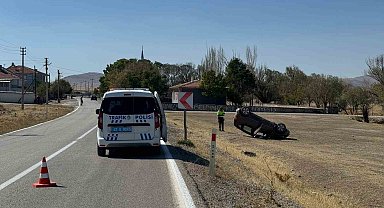 Konya'da otomobil şarampole devrildi: 4 yaralı