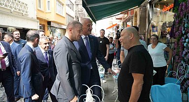 Kültür ve Turizm Bakanı Ersoy, İstiklal Caddesi esnafını ziyaret etti