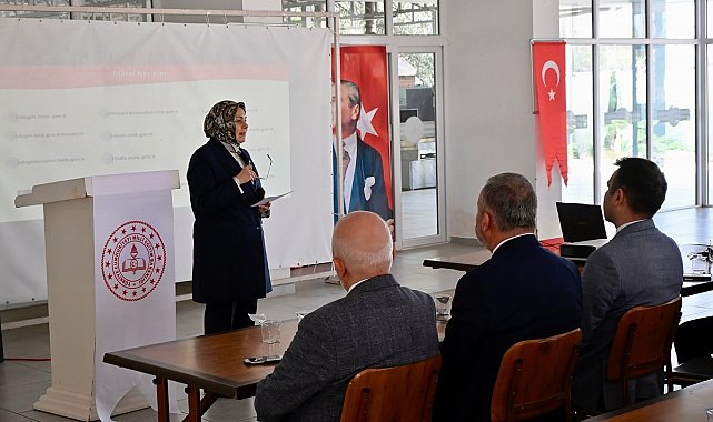 Kuşadası'nda eğitim-öğretim yılı değerlendirme toplantısı yapıldı