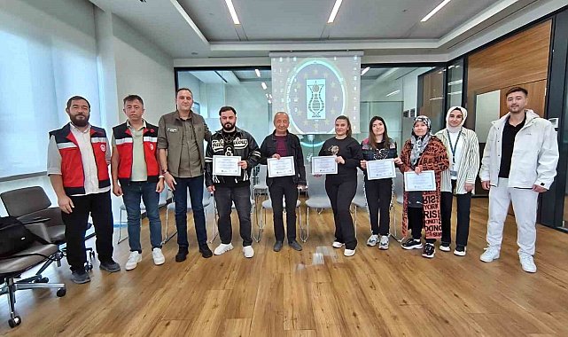 Kütahya'da ev hayvanı satış yeri sahiplerine eğitim