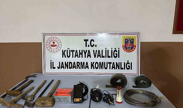 Kütahya'da kaçak kazı yapan 6 şüpheli yakalandı